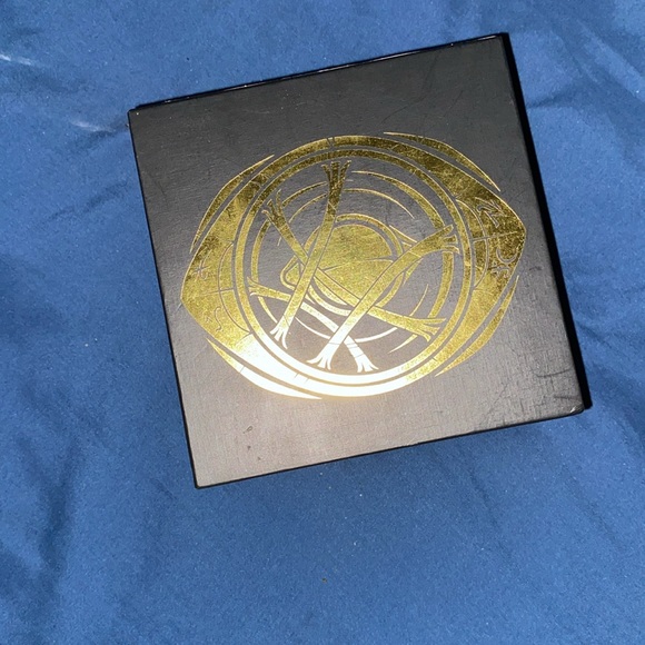 Immerse yourself in the mystical arts with the Doctor Strange: Light Up Eye - Picture 2 of 5